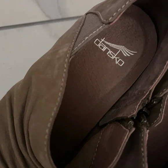 DANSKO soft tan leather wedge ankle booties - Picture 3 of 12